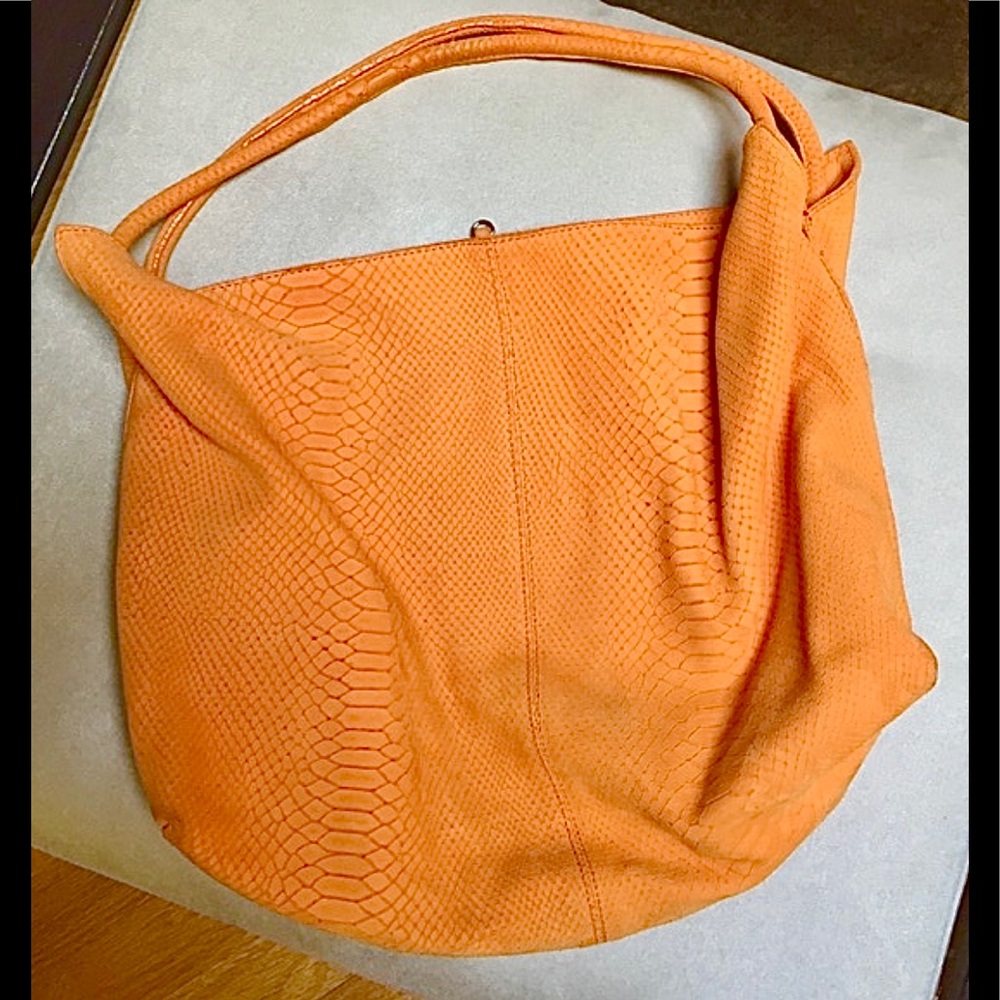 Berge All Leather Embossed shoulder bag